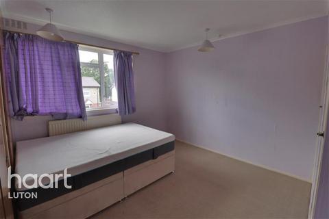 3 bedroom semi-detached house to rent, Williton Road, Luton