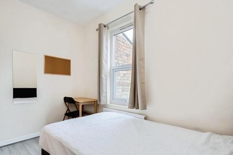 6 bedroom semi-detached house to rent, St Marys Road, Cowley