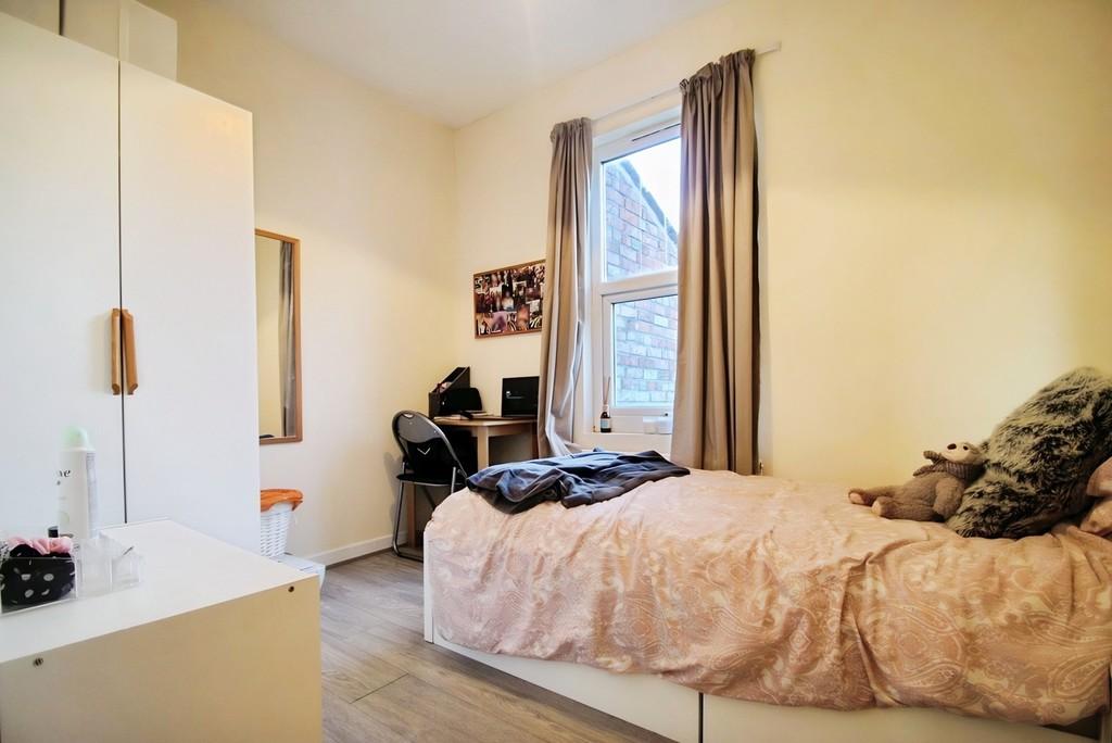 Bedroom 2 - Angle 1