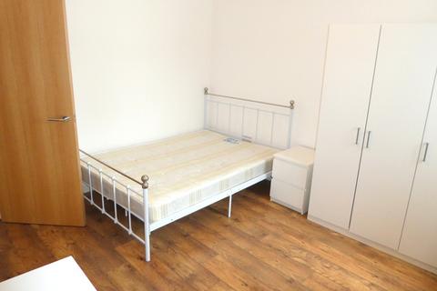 2 bedroom apartment to rent, Wilmslow Road, Rusholme, Manchester