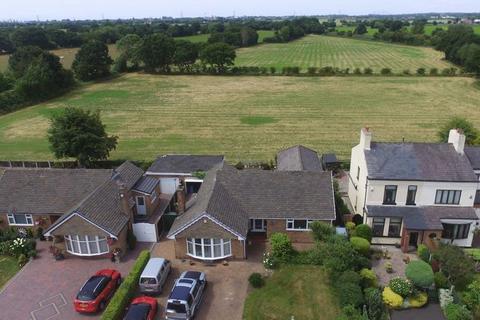 Ferry Lane Thelwall Warrington 4 Bed Barn Conversion 495 000