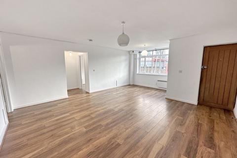 2 bedroom flat to rent, Ford Street, High Wycombe,HP11