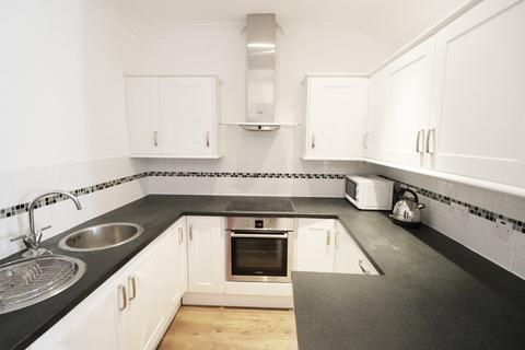 1 bedroom ground floor flat to rent, Lyveden Road, Colliers Wood, London, SW17
