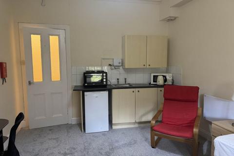 undefined, Room   Queens Drive, Glasgow