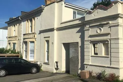 Search Studios To Rent In Bristol | OnTheMarket