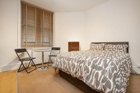 Studio to rent, Charing Cross Road, Covent Garden WC2