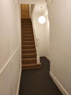 2 bedroom flat to rent, Stockton Road M21