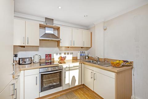 2 bedroom flat for sale, Belvedere Road, London SE19