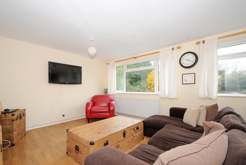 Virginia Water, Surrey, GU25 3 bed to rent £1,500 pcm (£