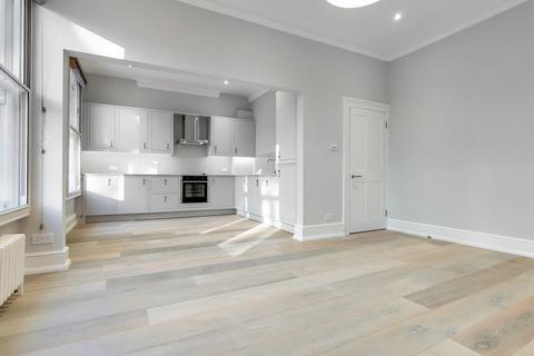 2 bedroom apartment to rent, Shaftesbury Avenue, Seven Dials WC2