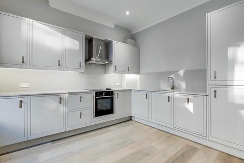 2 bedroom apartment to rent, Shaftesbury Avenue, Seven Dials WC2
