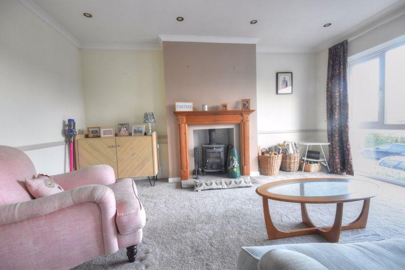 49 Geraints Way, Cowbridge, CF71 7AY 4 bed semidetached house £300,000