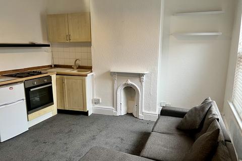 1 bedroom flat to rent, Station Road, Kings Norton