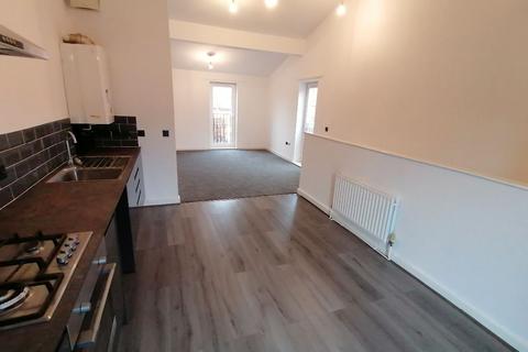 2 bedroom maisonette to rent, Old Chester Road, Birkenhead