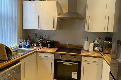 1 bedroom in a house share to rent, Throstlenest Avenue, Wigan