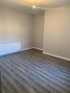 1 bedroom in a house share to rent, Throstlenest Avenue, Wigan