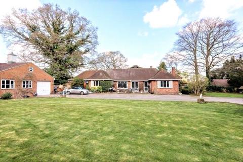 5 bedroom bungalow to rent, Ashford Road, Staines-upon-Thames, Surrey, TW18