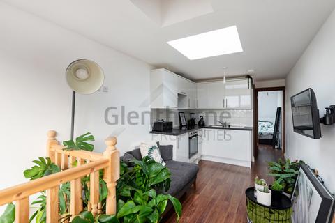 1 bedroom flat to rent, Munster Road, Fulham, London SW6