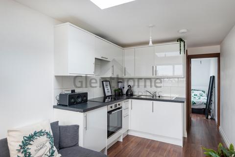 1 bedroom flat to rent, Munster Road, Fulham, London SW6