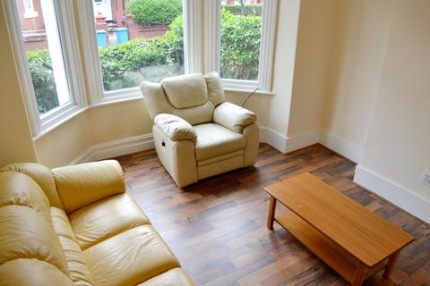 4 bedroom terraced house to rent, Kensington Avenue, Victoria Park, Manchester