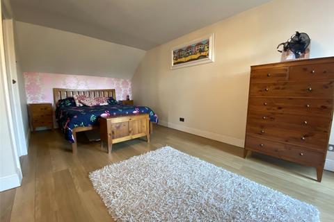 4 bedroom semi-detached house to rent, Albury Road, Merstham, Redhill, RH1