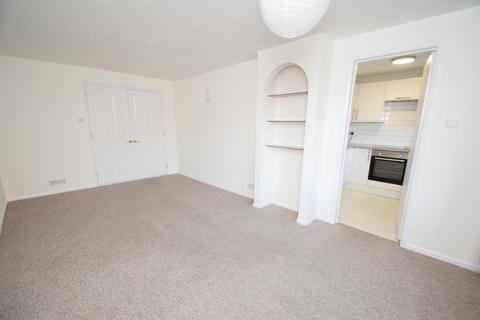 2 bedroom flat to rent, Locks Heath