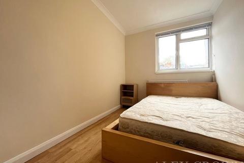 1 bedroom apartment to rent, Kennington Lane, Kennington
