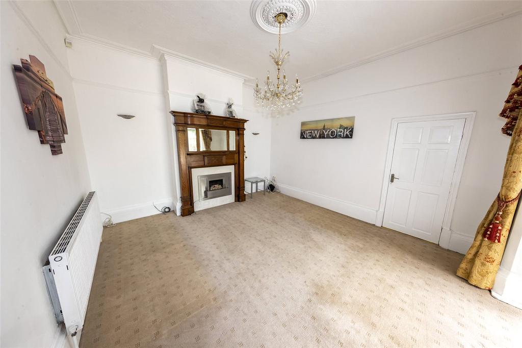 Holly Lane, Smethwick, West Midlands, B67 6 bed semidetached house £