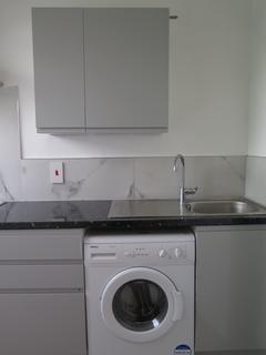 2 bedroom flat to rent, 18-20 Friern Barnet Road, London N11
