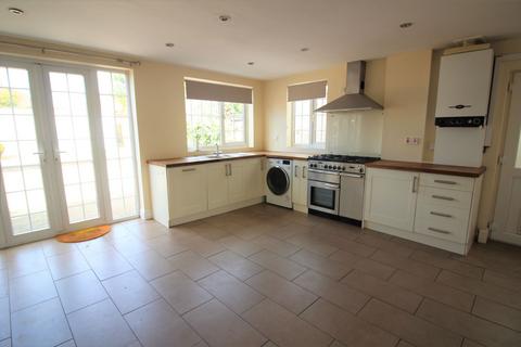 3 bedroom semi-detached house to rent, Solihull, Solihull B90