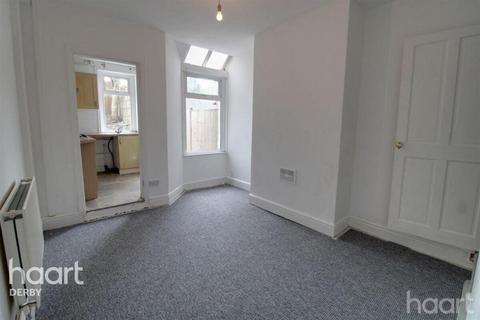 2 bedroom terraced house to rent, Randolph Road, Derby