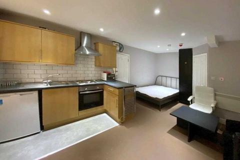 Studio to rent, Oriental Place, Brighton