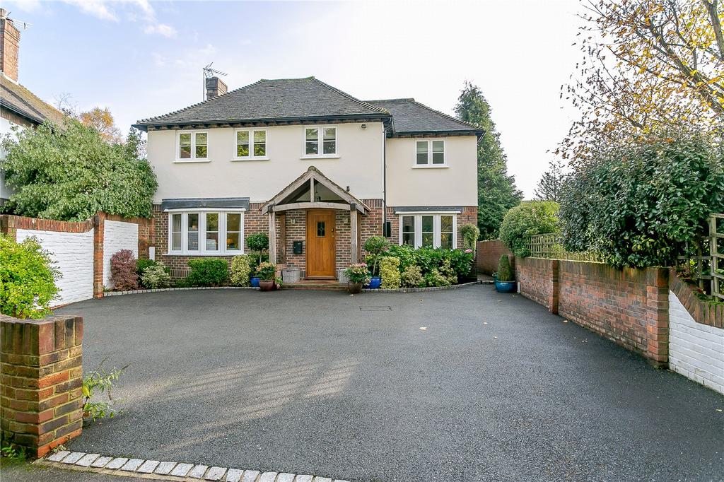 Ballsdown, Chiddingfold, Godalming, Surrey 4 bed detached house £945,000