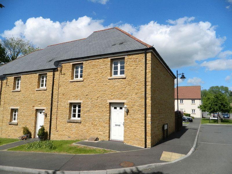 Gibbs Court, Crewkerne 3 bed end of terrace house £750 pcm (£173 pw)