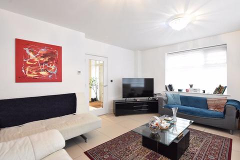 4 bedroom end of terrace house to rent, Emerald Square, London SW15 5FP