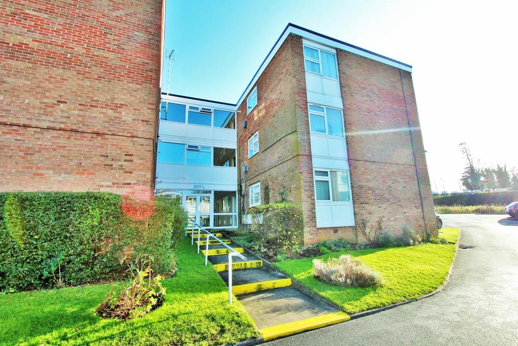 Victoria Court, Leicester Road, Oadby, Leicester 2 bed flat £600 pcm