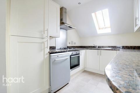 2 bedroom apartment to rent, Connaught Road, FLEET