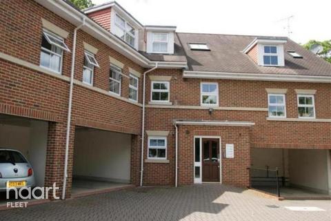2 bedroom apartment to rent, Connaught Road, FLEET