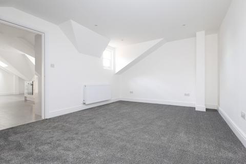 2 bedroom flat to rent, Brooke Road, London N16