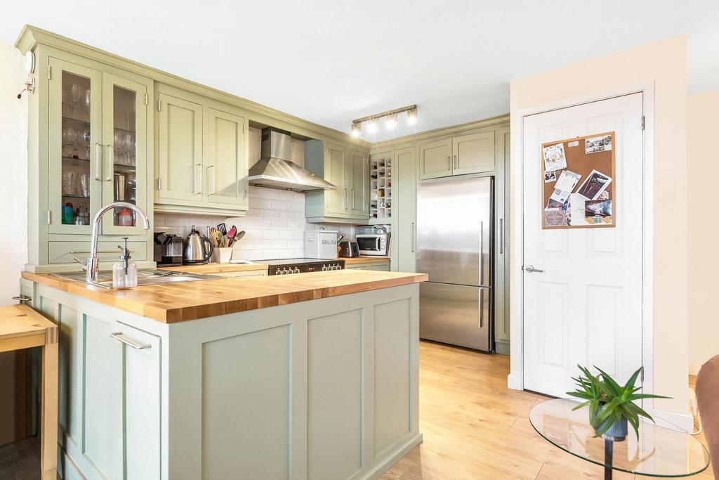 Kitchen  (Main)