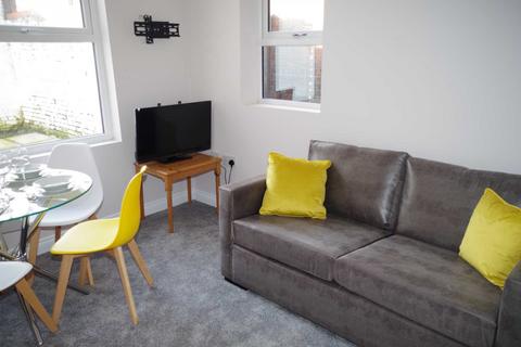 4 bedroom house share to rent, Bolton