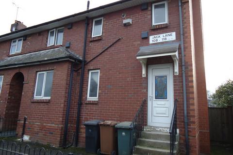 3 bedroom end of terrace house to rent - Jack Lane, Leeds LS10