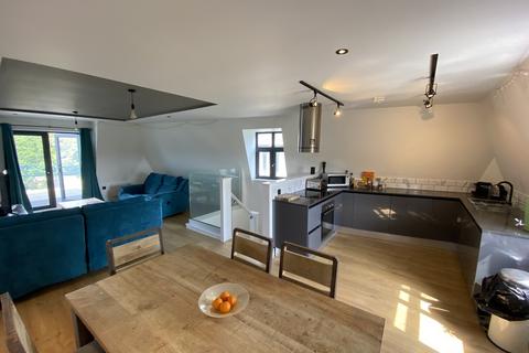 2 bedroom apartment to rent, Sandbanks Road, Poole