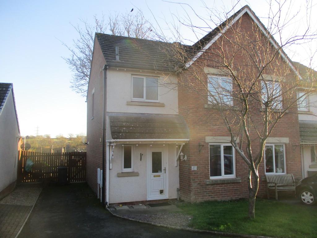 Alexandra Drive, Carlisle 3 bed semidetached house £595 pcm (£137 pw)