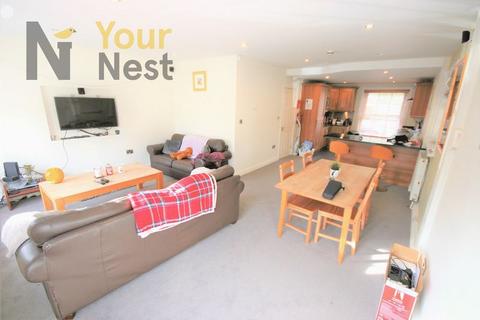4 bedroom terraced house to rent, Cottage Road, Headingley, Leeds, LS6 4DD