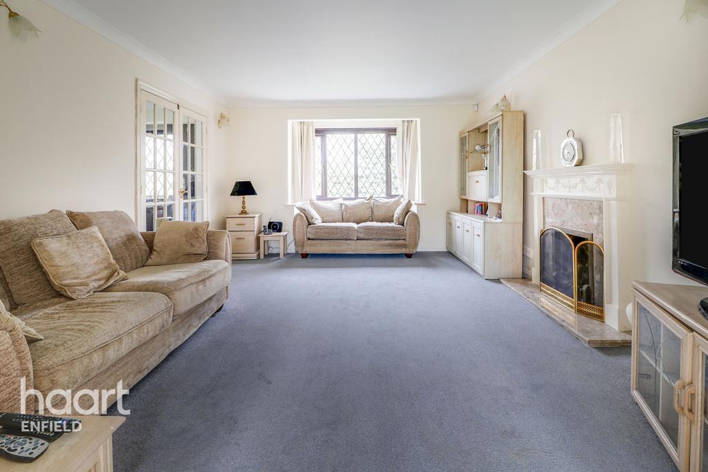Appleby Street, West Cheshunt 4 bed detached house £595,000