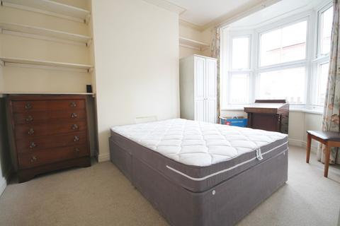 Adderley Road Le2 4 Bed House 1 100 Pcm 254 Pw