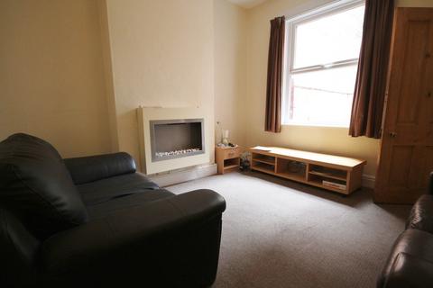 3 bedroom end of terrace house to rent, Edward Road, Clarendon Park, Leicester LE2