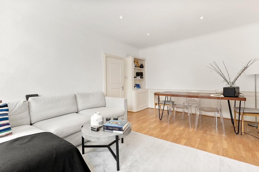 Apartment in London - More