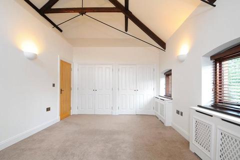 3 bedroom detached house to rent, Chartwell Farm, Mapleton Road, Westerham, Kent, TN16
